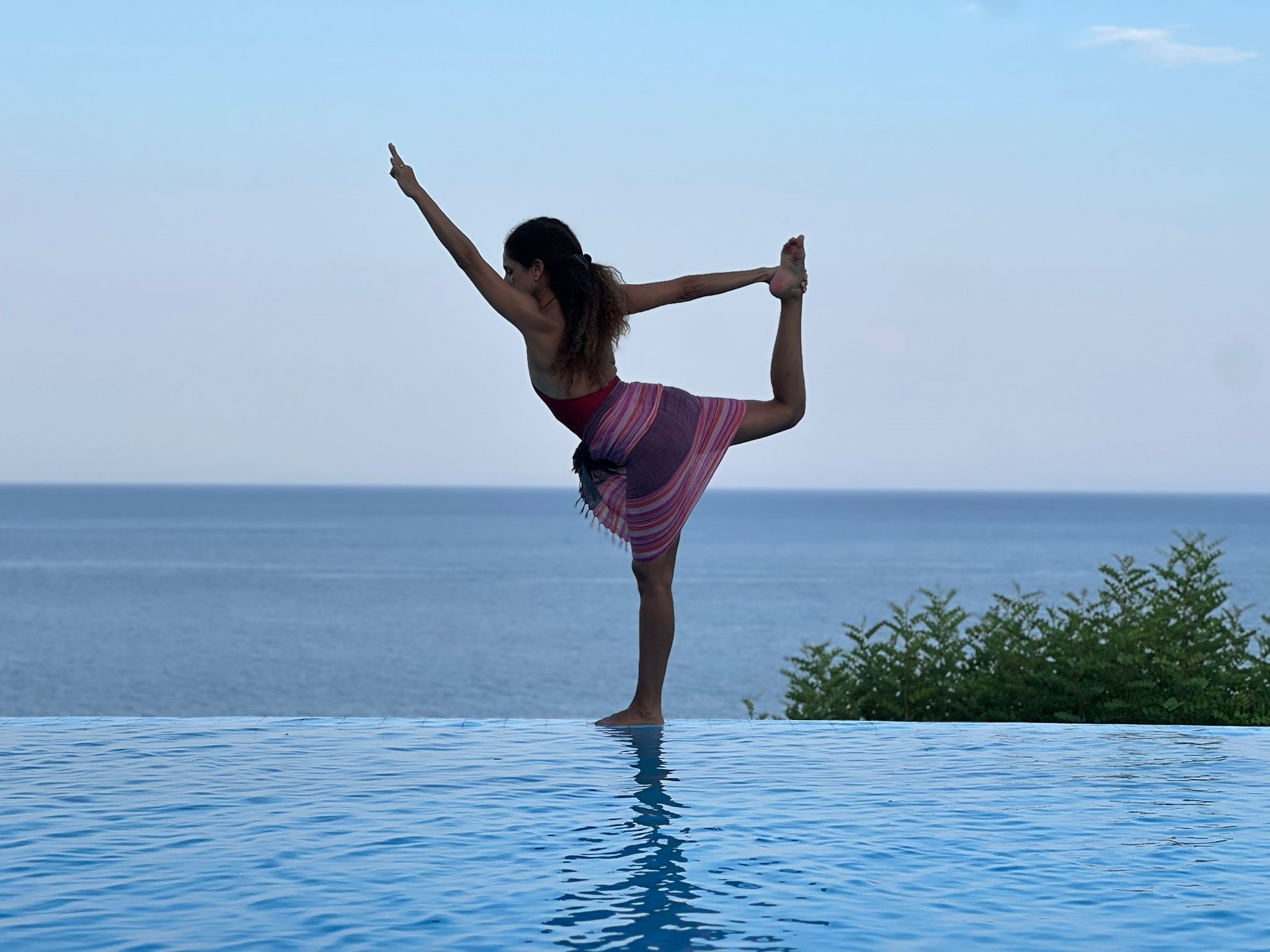 villa brio infinity pool yoga practice